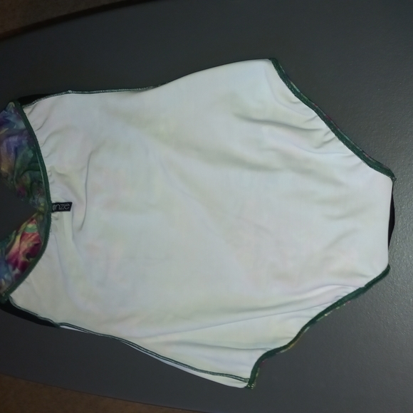 Onzie, Size Small, One-piece Bathing Suit, Like New Condition - Picture 7 of 11